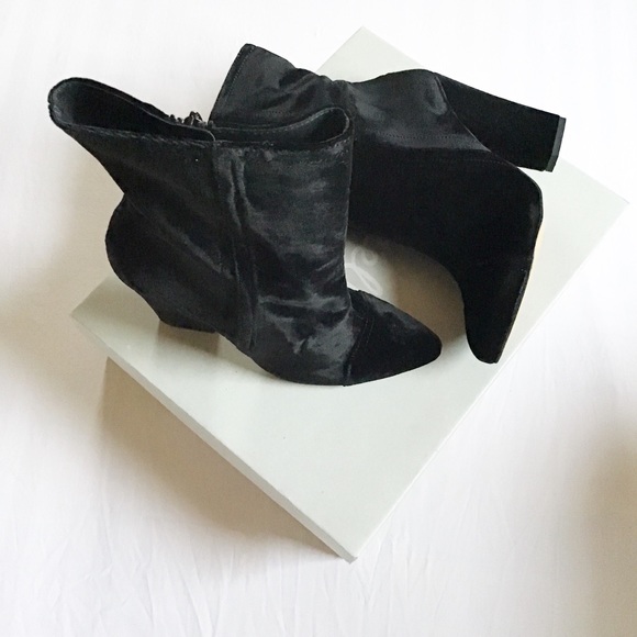 Shelly’s London Velvet Boot - Picture 2 of 8